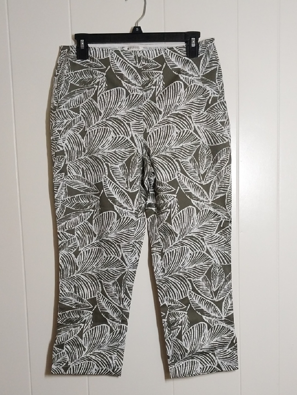 Spanner Leaf Crop Capri Pants Women's 6